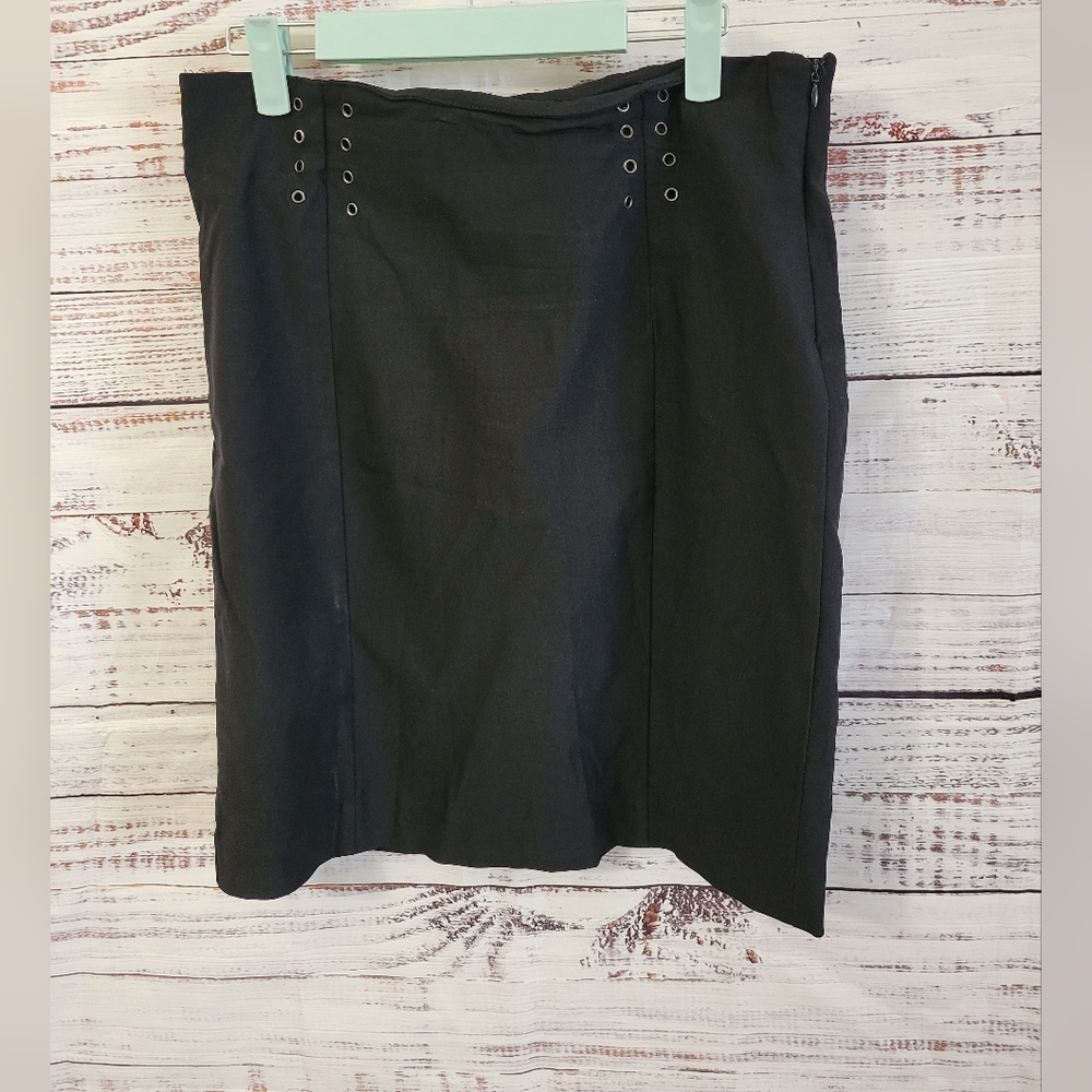 Isabella Rodriguez S8 Pencil Skirt Black